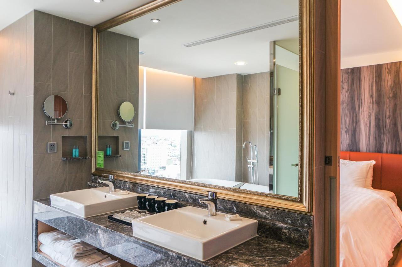 Fx Hotel Tainan Dış mekan fotoğraf