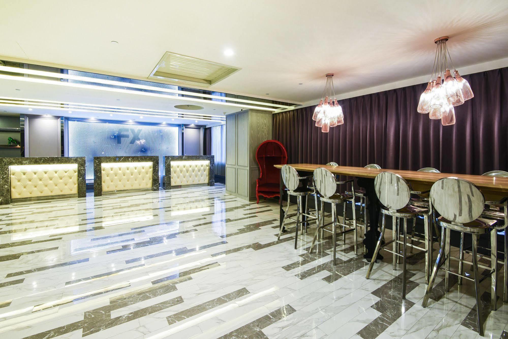 Fx Hotel Tainan Dış mekan fotoğraf