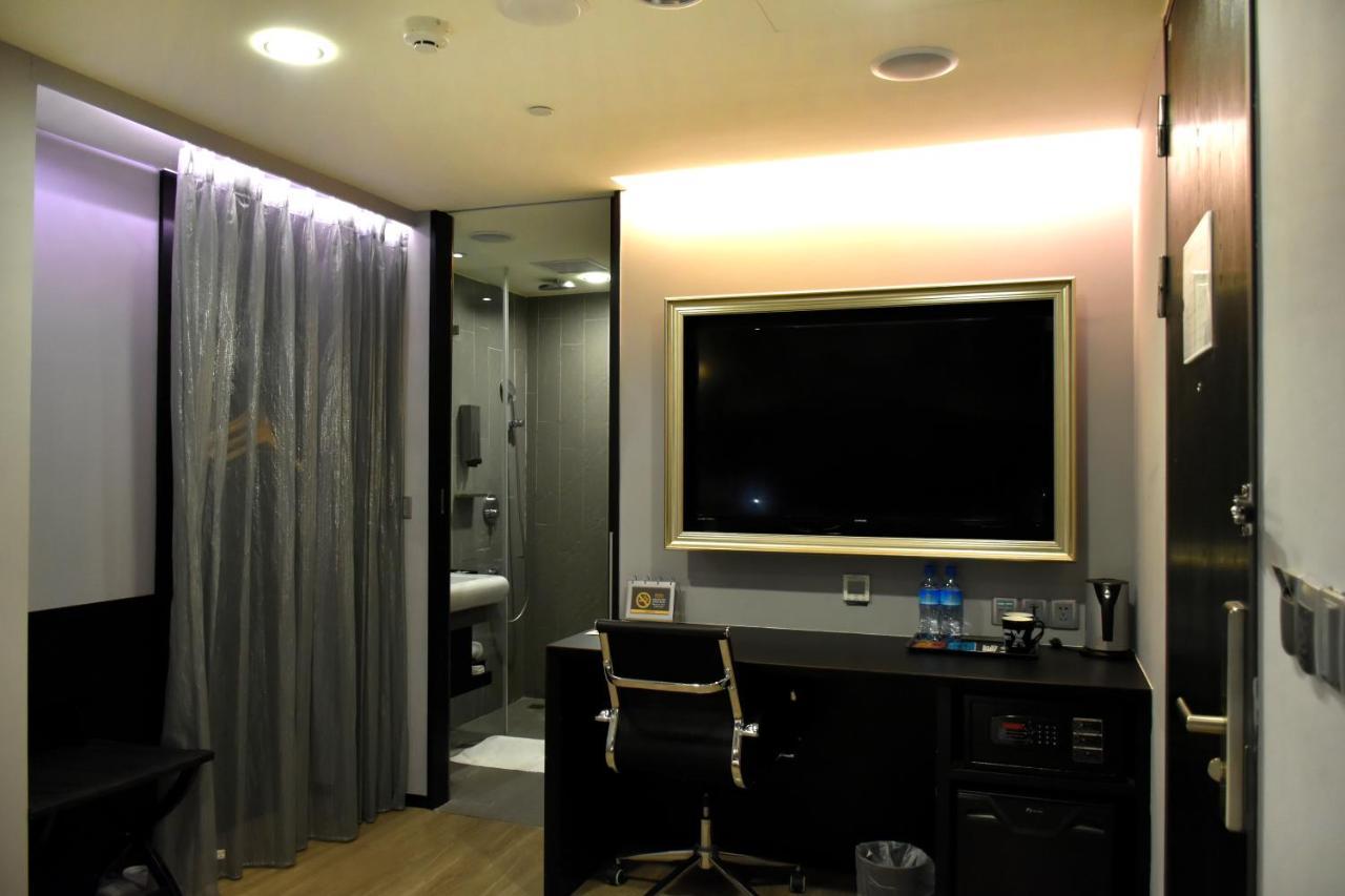 Fx Hotel Tainan Dış mekan fotoğraf